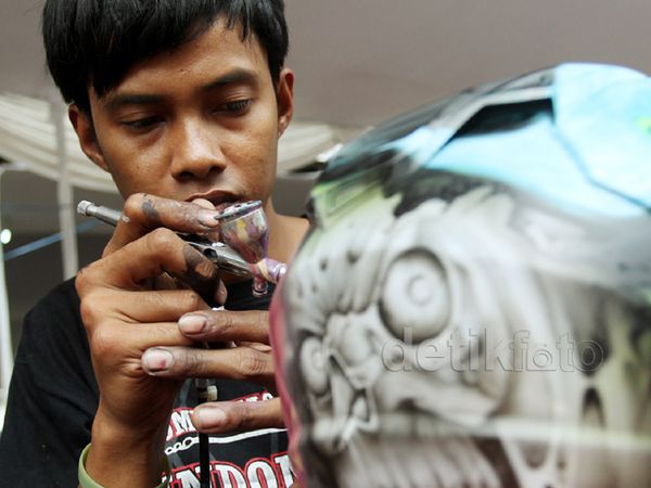 Airbrush Helm Yuk di Bosjak