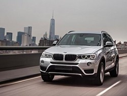 Mobil BMW Pandu Peserta Jakarta Marathon