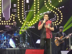 Pure Saturday dan Tulus Tampil Romantis di Soundsfair 2014