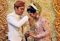 Resmi Menikah, Aldi Taher dan Istri Tunda Bulan Madu