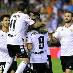 Tekuk Elche, Valencia Bayangi Barca dan Madrid