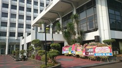 7 Karangan Bunga untuk Tjahjo di Kemendagri