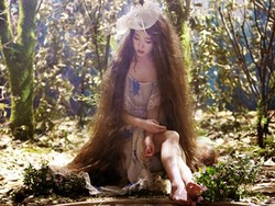 Cantiknya IU Jadi Rapunzel di Teaser Debut Yoon Hyun Sang