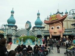 Menyelak Antrian di DisneySea Tokyo, Jepang
