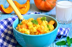 Saat si Kecil Mulai Konsumsi Makanan Padat, Perhatikan Gejala Alergi dan Alat Makannya