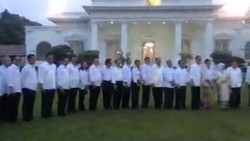 Tak Berjas, Para Menteri Mengenakan Batik Saat Pelantikan