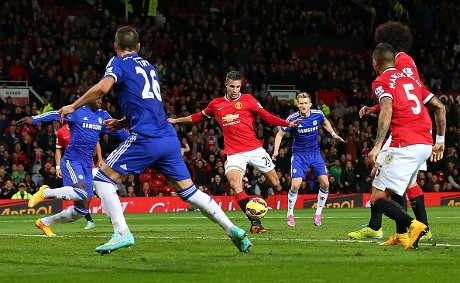 Tekanan United Membuat Chelsea Terpeleset di Menit Akhir