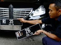 Pergantian Pelat Mobil Dinas Menteri