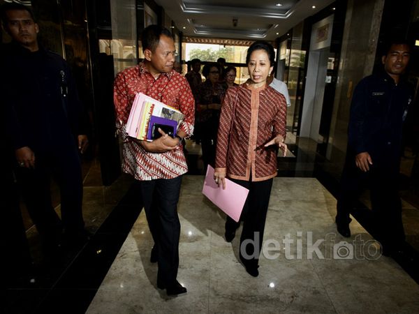 Usai Dilantik, Rini Soemarno Langsung Ngantor