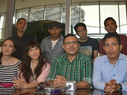 Kepingan Cinta, Album Solo Perdana dari Carlo Saba