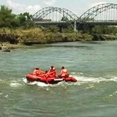 Pelajar SD Hanyut di Sungai Berantas Saat Bermain
