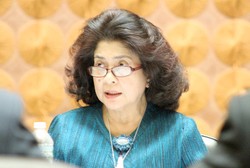 Jadi Menkes, Prof Nila Moeloek Bakal Galak Perangi Rokok?