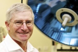 Sosok Prof MacDonald, Ahli di Balik Jantung Dalam Kotak