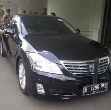 Toyota Crown Siap Antar Jemput Menteri Puan Maharani