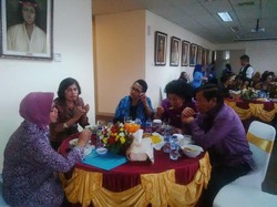 Sertijab Menteri PPA, Yohana Yembise Santap Siang Bareng Linda Gumelar