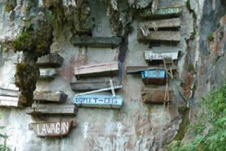 Hii... Filipina Punya Kuburan Gantung