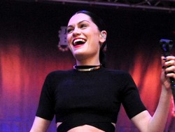 Jessie J Naik Lagi di Billboard 100
