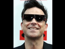 Istri Robbie Williams Lahirkan Anak Laki-laki