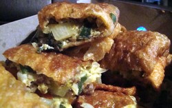 Martabak Erwin: Hmm... Martabak Telur Tebal dan Martabak Keju dengan Mentega Wijsman!