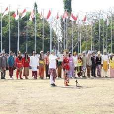 Bupati Anas Bicara Anak Muda Asyik dengan Gadget Saat Sumpah Pemuda