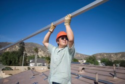 Agar Bonus Demografi Tak Jadi Ancaman, Kesehatan Pekerja Harus Lebih Dibina