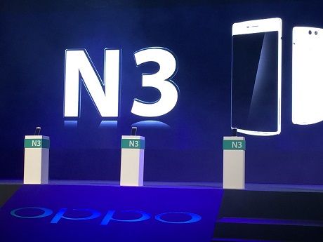 Duet Jagoan Oppo di Negeri Singa