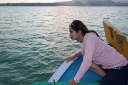 Indahnya Permadani Putih di Pulau Nokoh, Jawa Timur