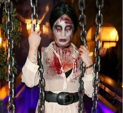 10 Ide Kostum Halloween Paling Unik dari Para Selebriti