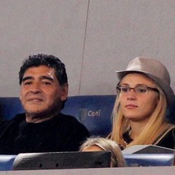 Maradona Tertangkap Kamera Pukul Kekasihnya
