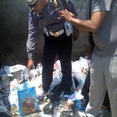 Orok Bayi Terbungkus Tas Spiderman di Tempat Pembuangan Sampah