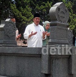 Menpora Baru Diminta Turun Tangan Bereskan Sepakbola