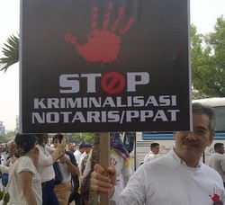 Tolak Kriminalisasi, Ratusan Notaris/PPAT Necis Geruduk Istana dan MA
