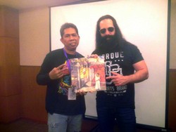 John Petrucci (Dream Theater): Apakah Kami Bintang Rock?
