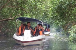 Menpar Janji Tegur Wisatawan yang Buang Sampah Sembarangan