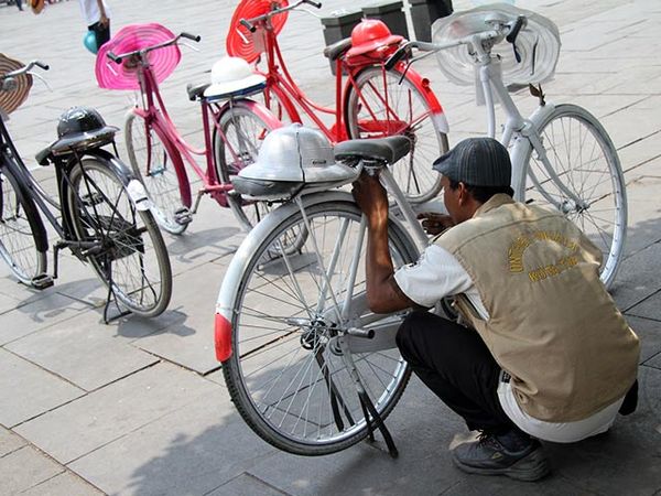 Penyewaan Sepeda Onthel di Kota Tua