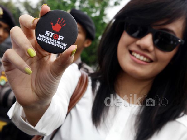 Aksi Tolak Kriminalisasi Notaris
