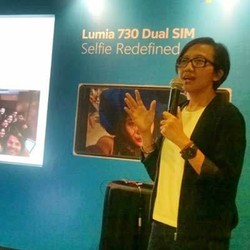 Selfie Berjamaah dengan Lumia 730