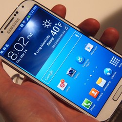 Diusik Pocin, Ponsel Samsung Mulai Tergelincir