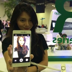 Lebih Langsing dari iPhone 6, Oppo R5 Tertipis di Dunia