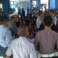 MPU di Situbondo Mogok Beroperasi, Penumpang Keleleran