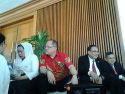 Ini Penampakan Politisi KIH yang Akan Buat DPR Tandingan Lesehan di Depan Ruang Sidang