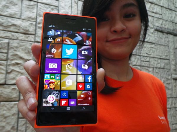 Lumia 730, Ponsel Selfie Buat Rame-rame