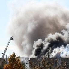 Pesawat Jatuh dan Tabrak Gedung Bandara Kansas, 4 Orang Tewas