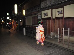 Jatuh Bangun Mengejar Geisha di Jepang