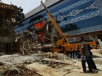 Jembatan Ambruk di TIM Tewaskan 4 Pekerja