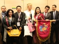 Cici Paramida Tampil di Paris Sebagai Duta Kecantikan