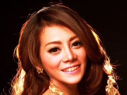 Model Daniar Widyana Saring Artis Pendatang Baru Lewat Situs Online