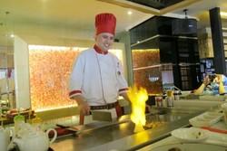 Teppanyaki Lezat dengan Atraksi Chef Disuguhkan oleh Benihana Jakarta