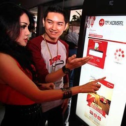 Telkomsel Hattrick Pertumbuhan Double Digit
