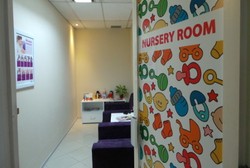 Ada Ruang Laktasi di Kantor, Para Ibu Punya Tempat Perah ASI yang Jelas